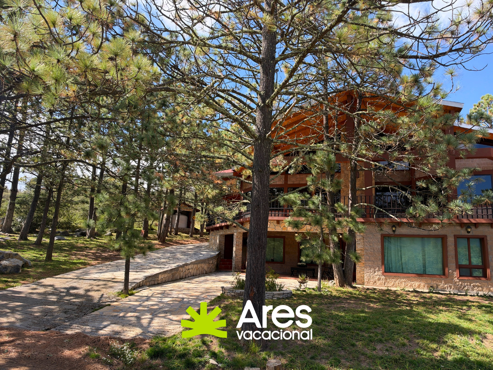 Cabaña de lujo en Bosques de Monterreal — fotografía 4